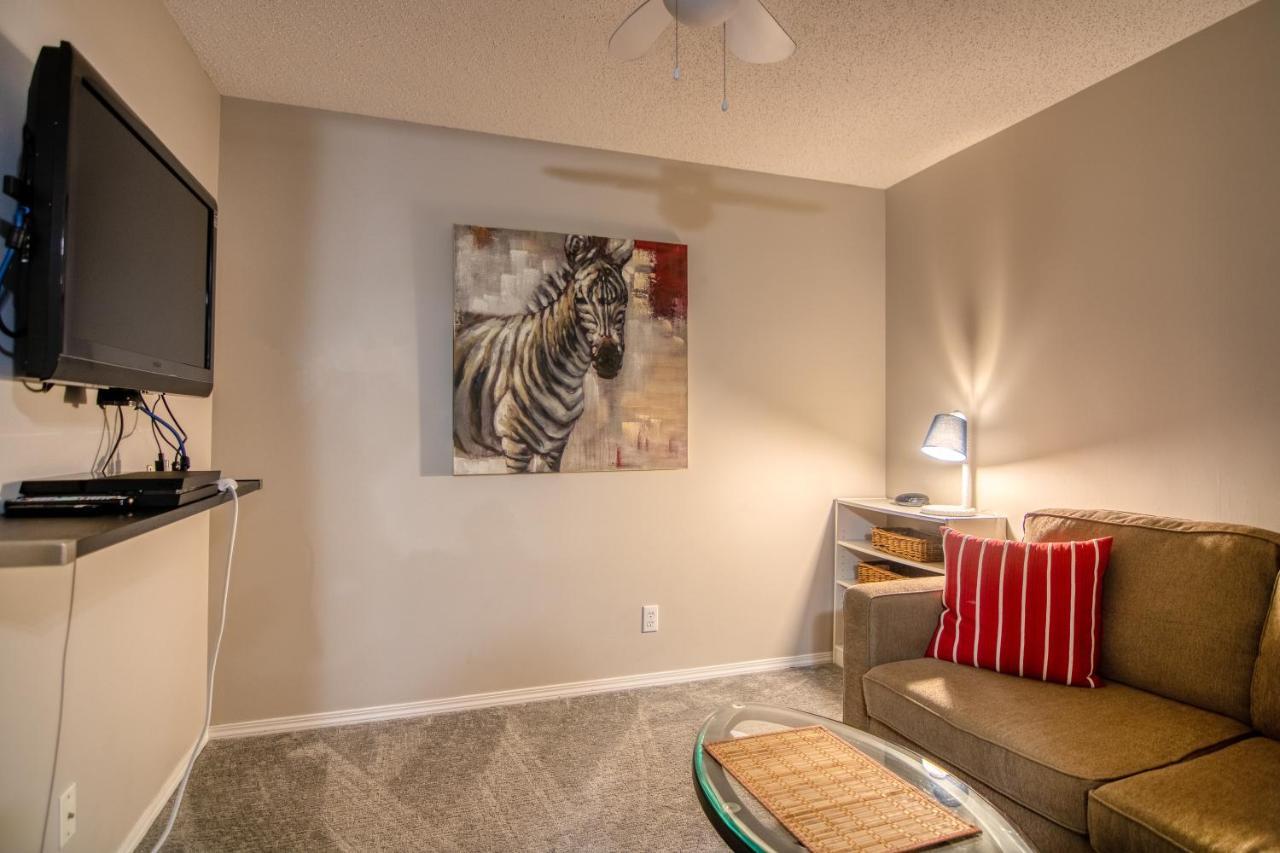 Mountain Getaway Condo - 5 Min Walk To The Beach! Invermere Ngoại thất bức ảnh