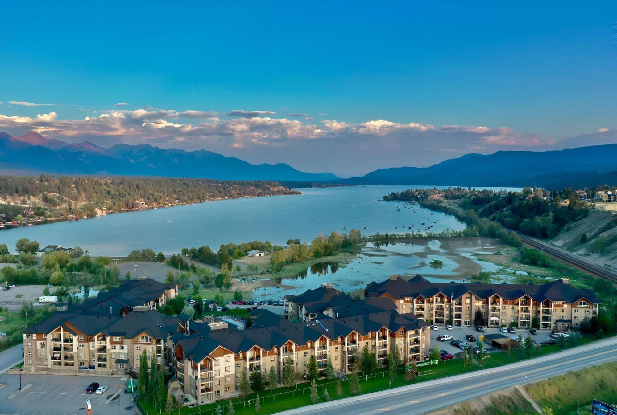 Mountain Getaway Condo - 5 Min Walk To The Beach! Invermere Ngoại thất bức ảnh