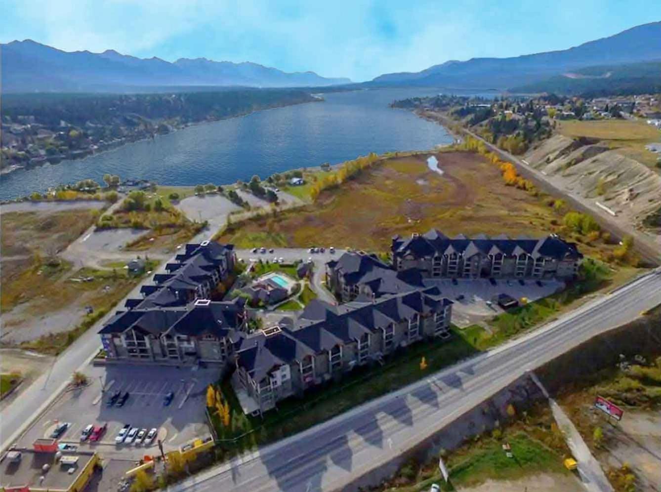 Mountain Getaway Condo - 5 Min Walk To The Beach! Invermere Ngoại thất bức ảnh