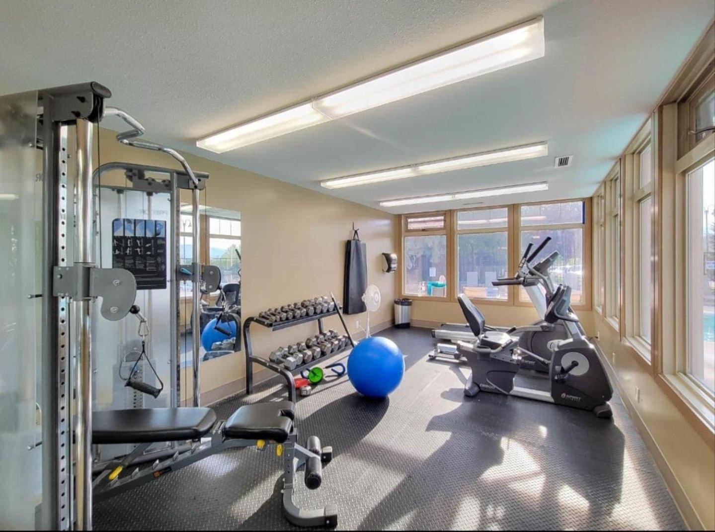 Mountain Getaway Condo - 5 Min Walk To The Beach! Invermere Ngoại thất bức ảnh