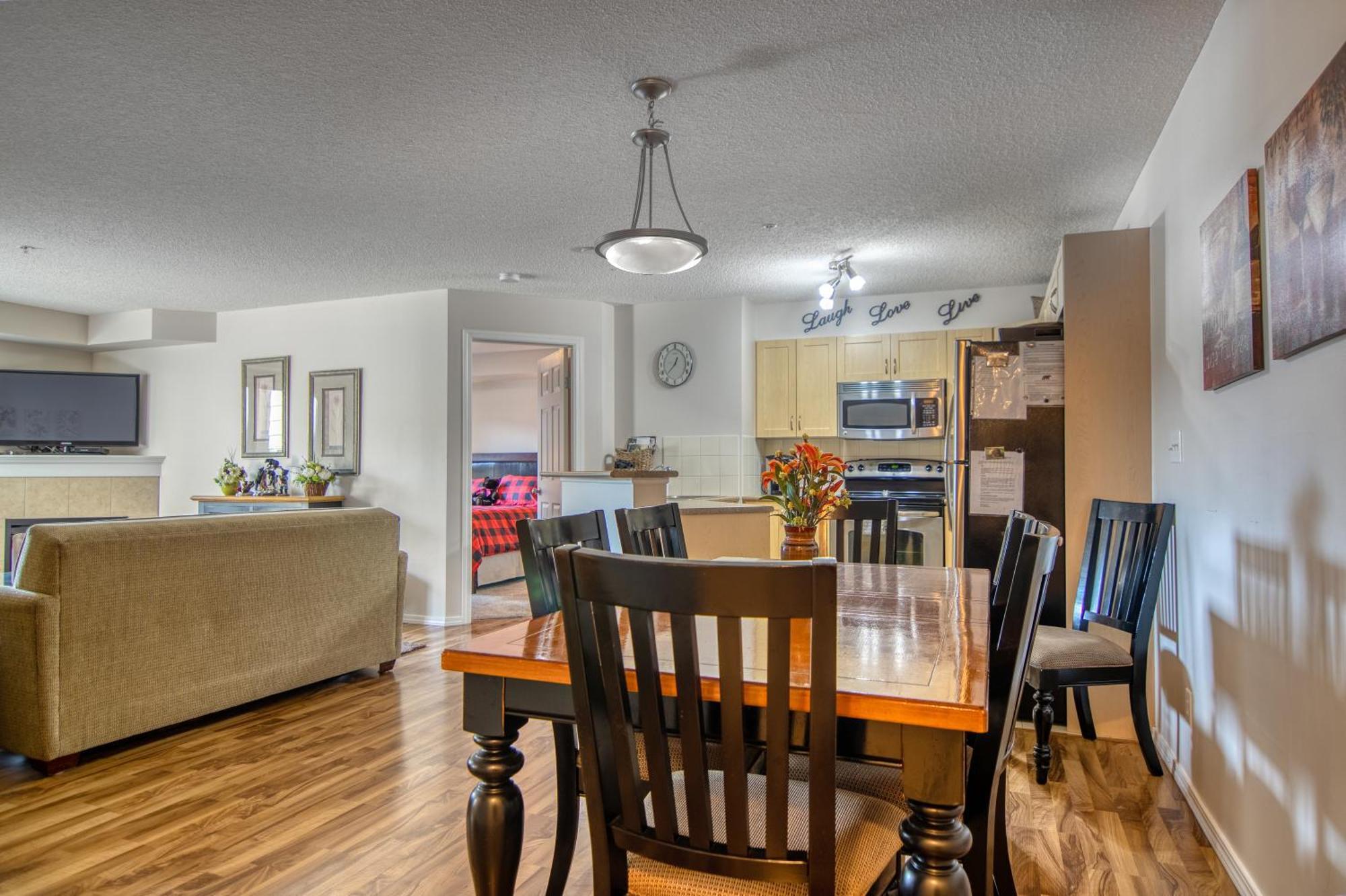 Mountain Getaway Condo - 5 Min Walk To The Beach! Invermere Ngoại thất bức ảnh